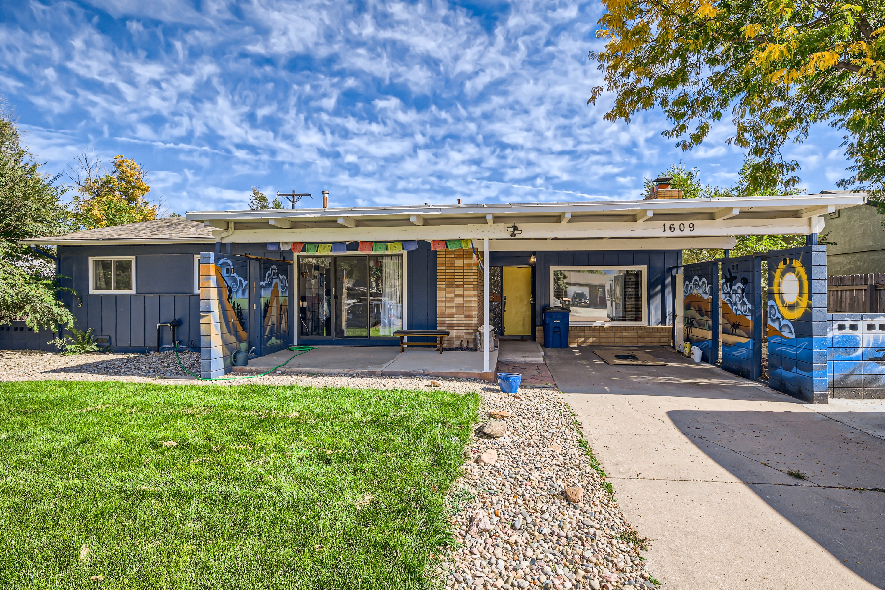 1609 Main Street