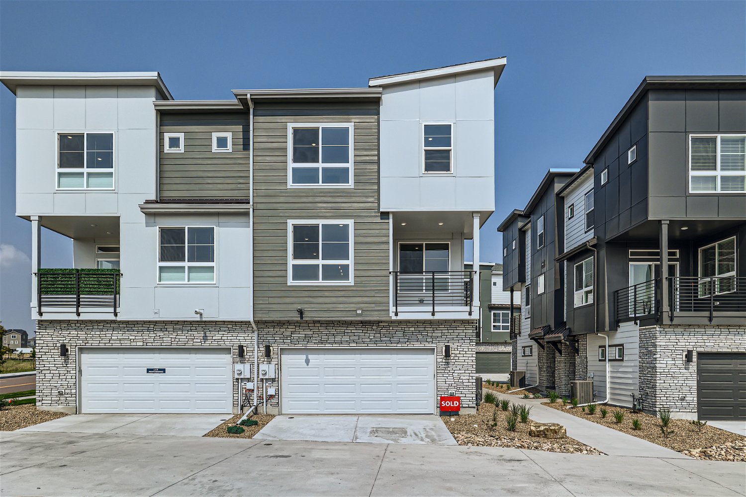 10663 Columbite Heights