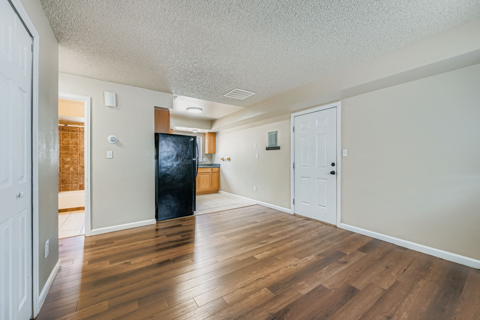 6652 Provincial Drive - 1